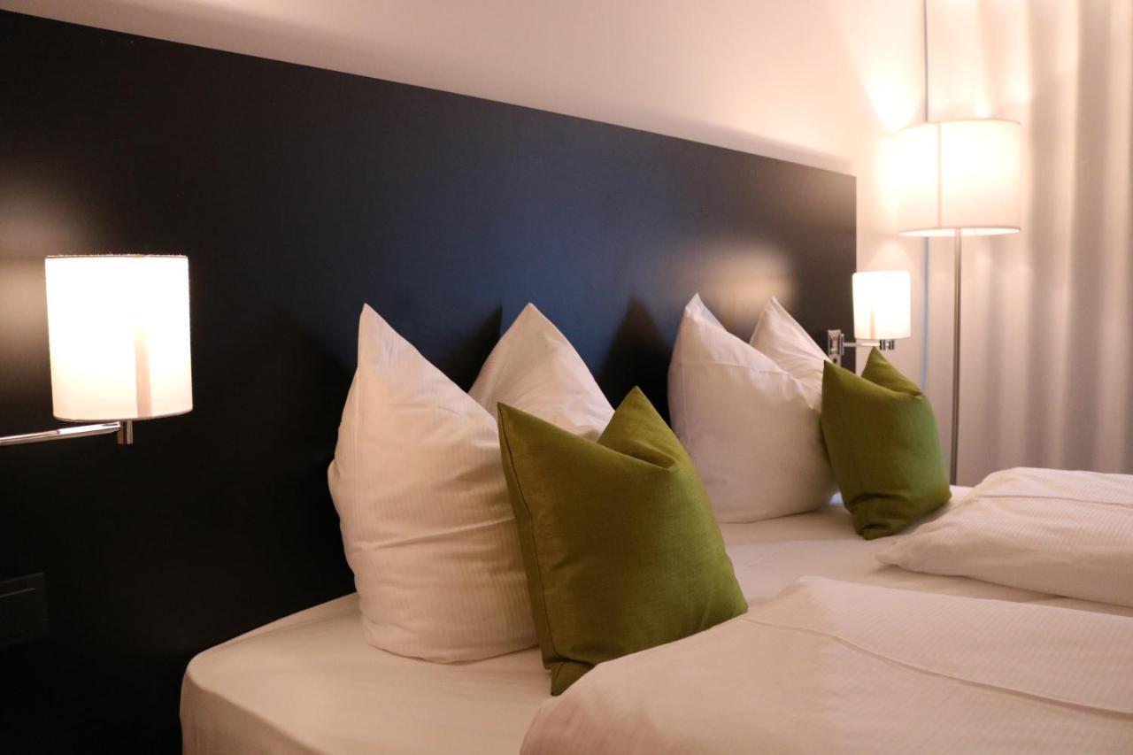 Me Hotel By Wmm Hotels Meitingen Eksteriør billede